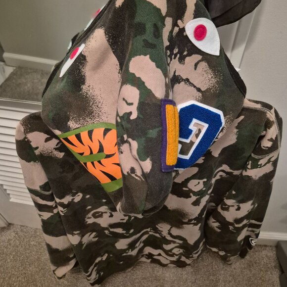 BAPE 1st Camo Shark Full Zip Hoodie (FW23) - Never worn - Picture 3 of 4